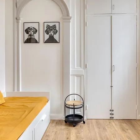 Urszula Proche Du Vieux Marché *