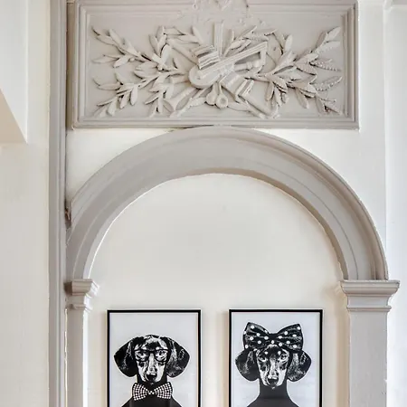 Urszula Proche Du Vieux Marché Rouen