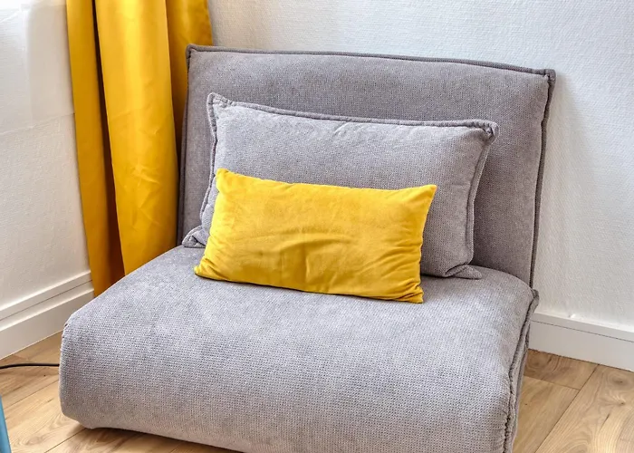 Urszula Proche Du Vieux Marché *